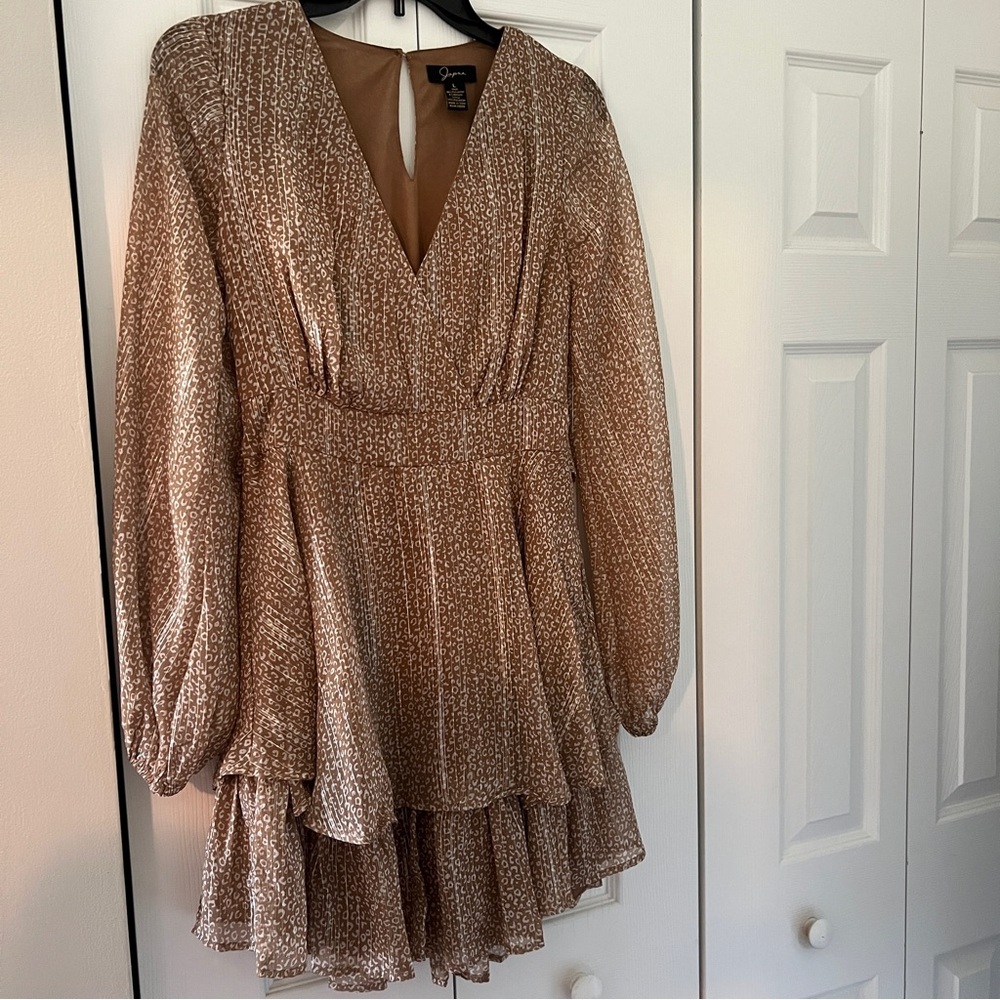 V-neck dress smocked back, tiered skirt, back tie, leopard print in junior large